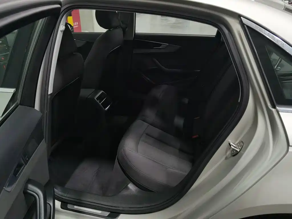 Audi A4L — миниатюра 15