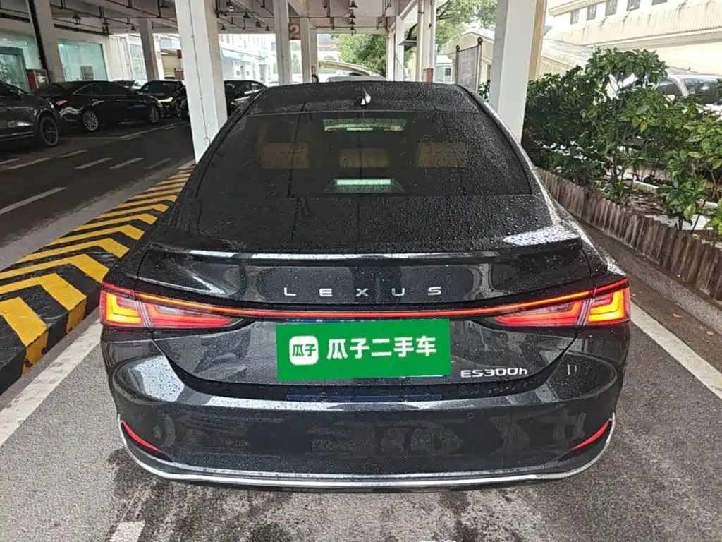 Lexus ES — миниатюра 6