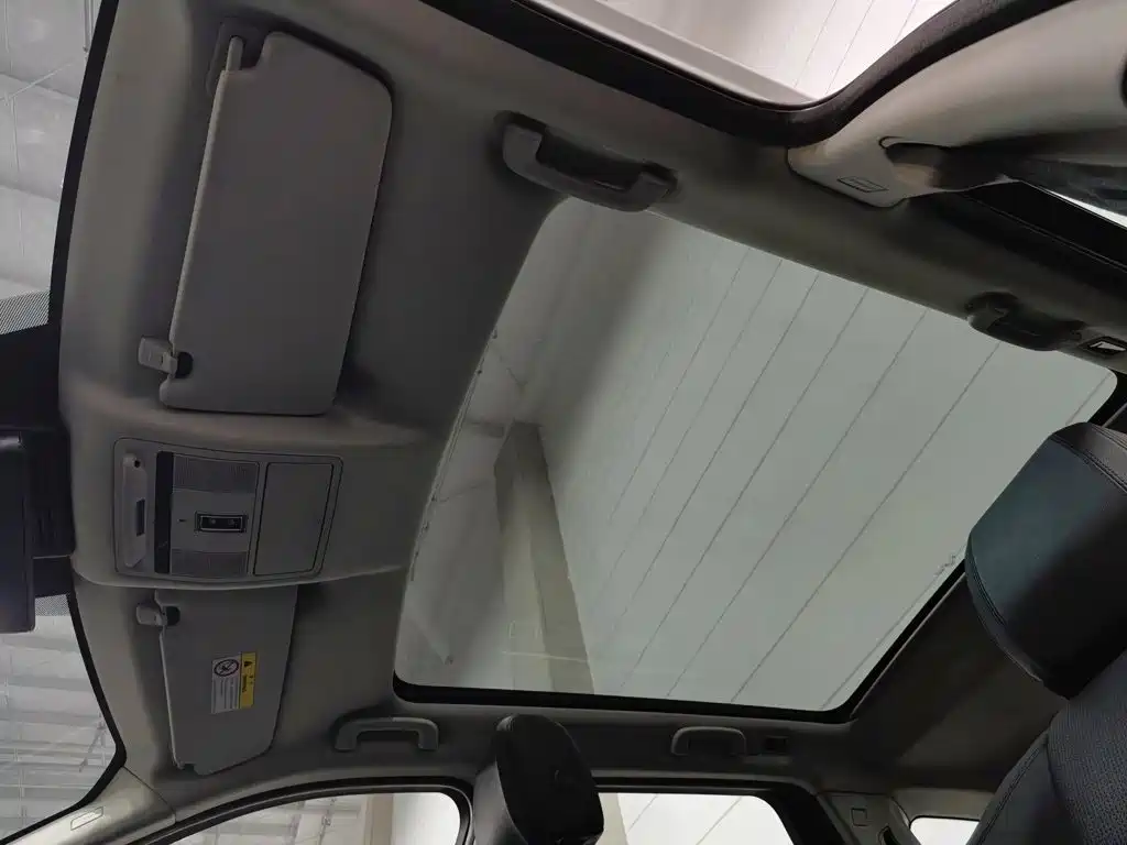 Land Rover Discovery Sport — миниатюра 14