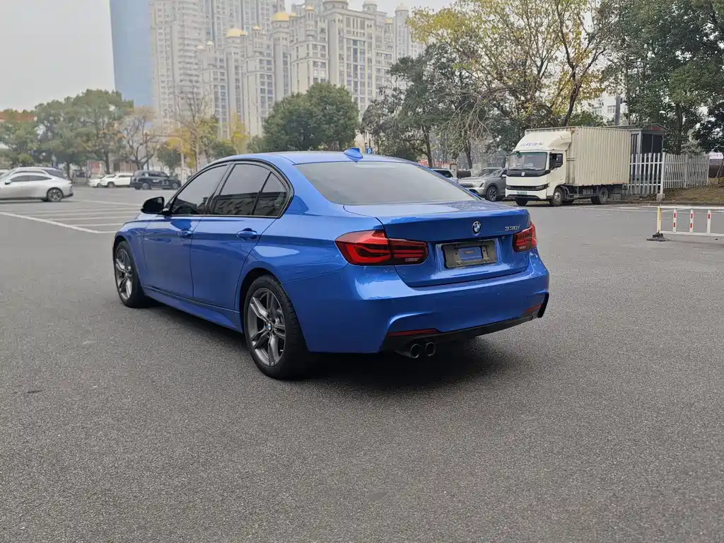 BMW 3 SERIES