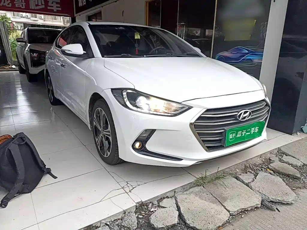 Hyundai Elantra — миниатюра 4