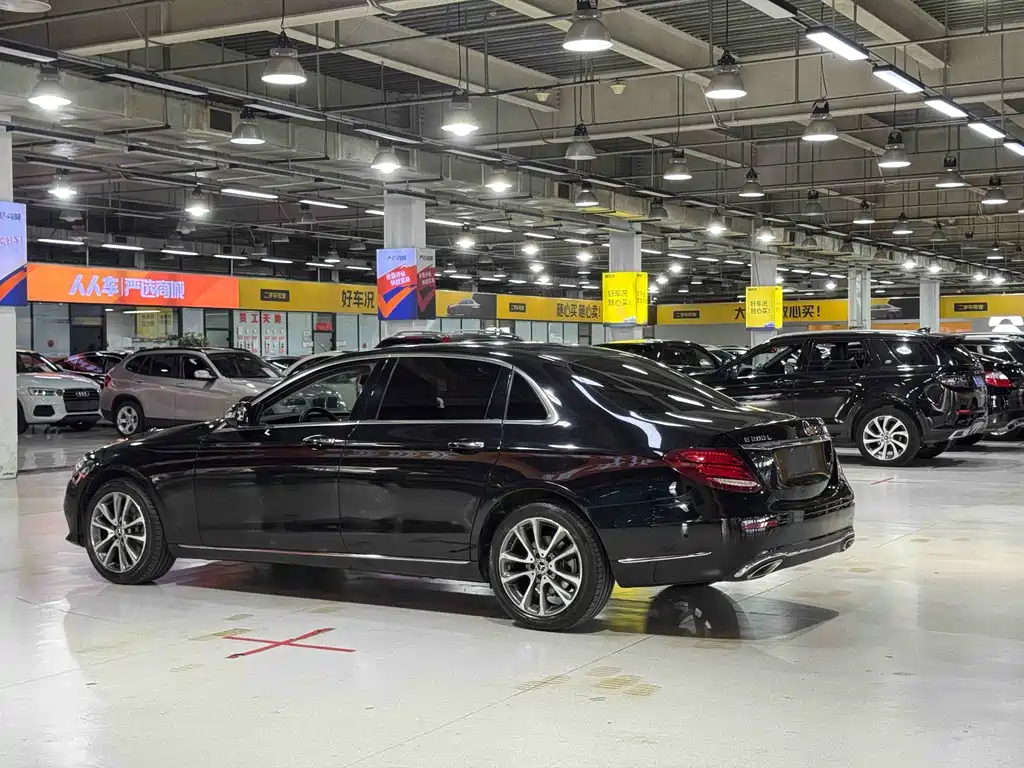 Mercedes-Benz E-Class — миниатюра 6
