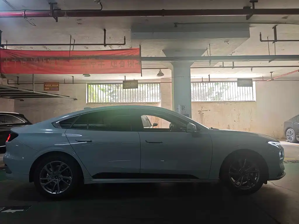 Ford Mondeo — миниатюра 11