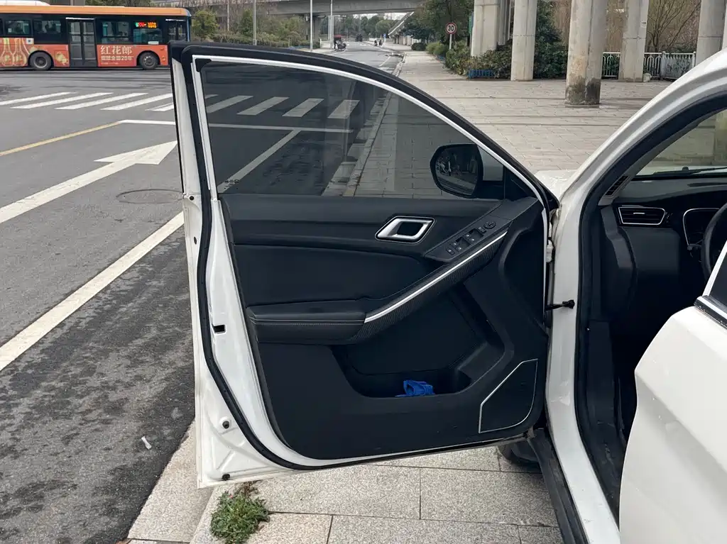 JIANGLING YUSHENG S330