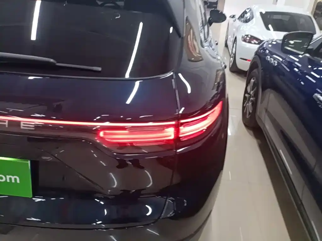 Porsche Cayenne — миниатюра 24