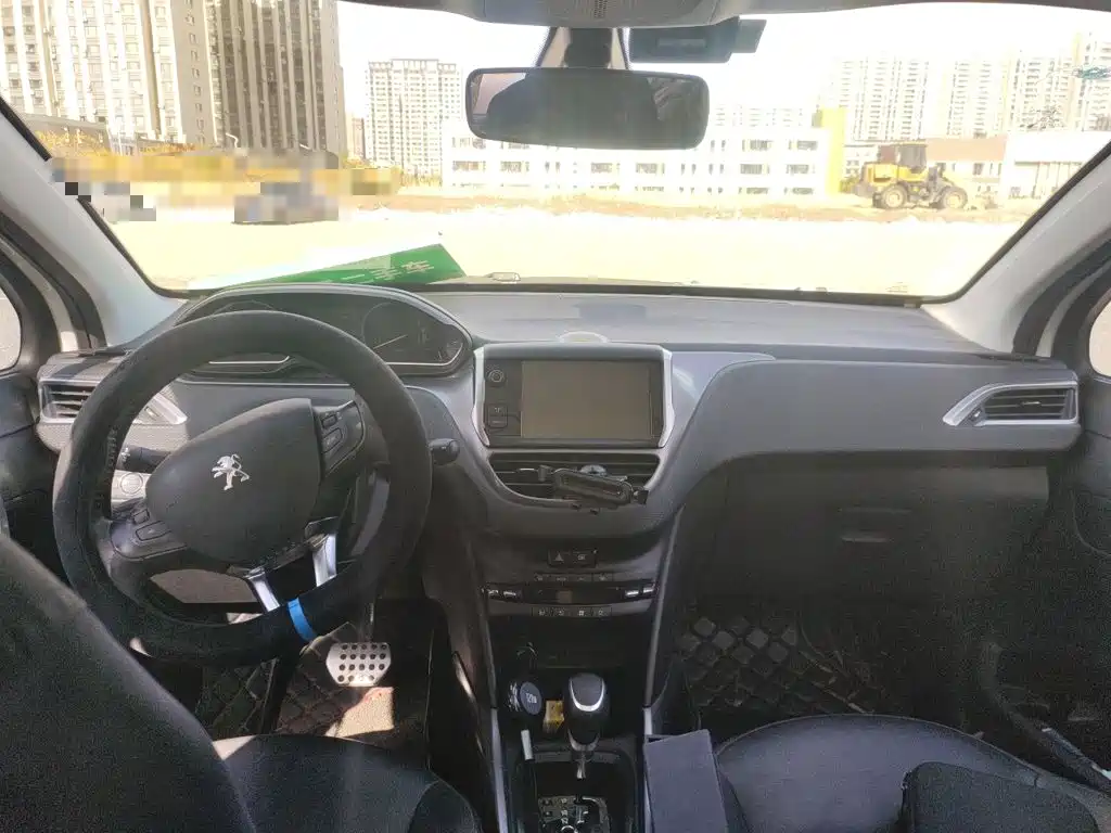 Peugeot 2008 — миниатюра 5