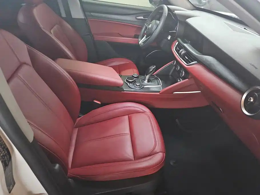 Alfa Romeo Stelvio — миниатюра 8