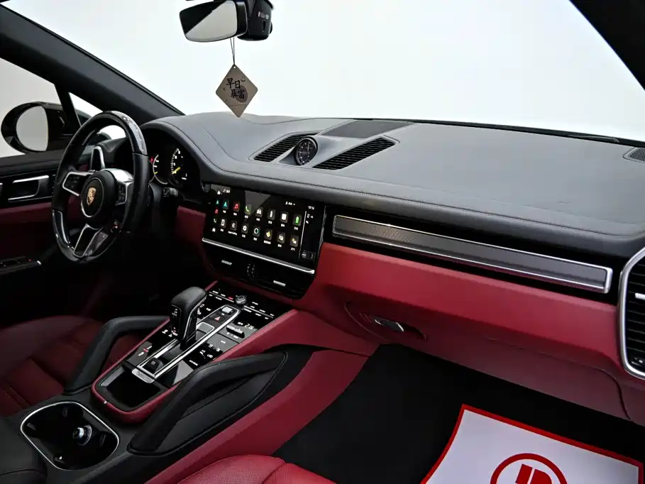 Porsche Cayenne Hybrid — миниатюра 11