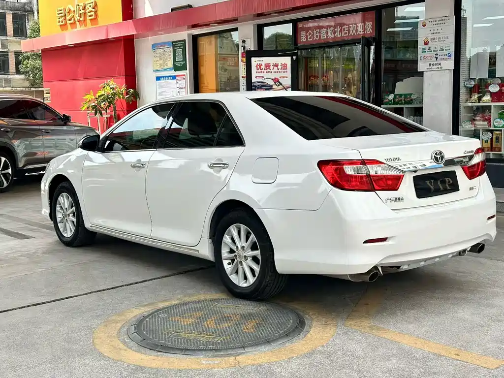 Toyota Camry — миниатюра 6