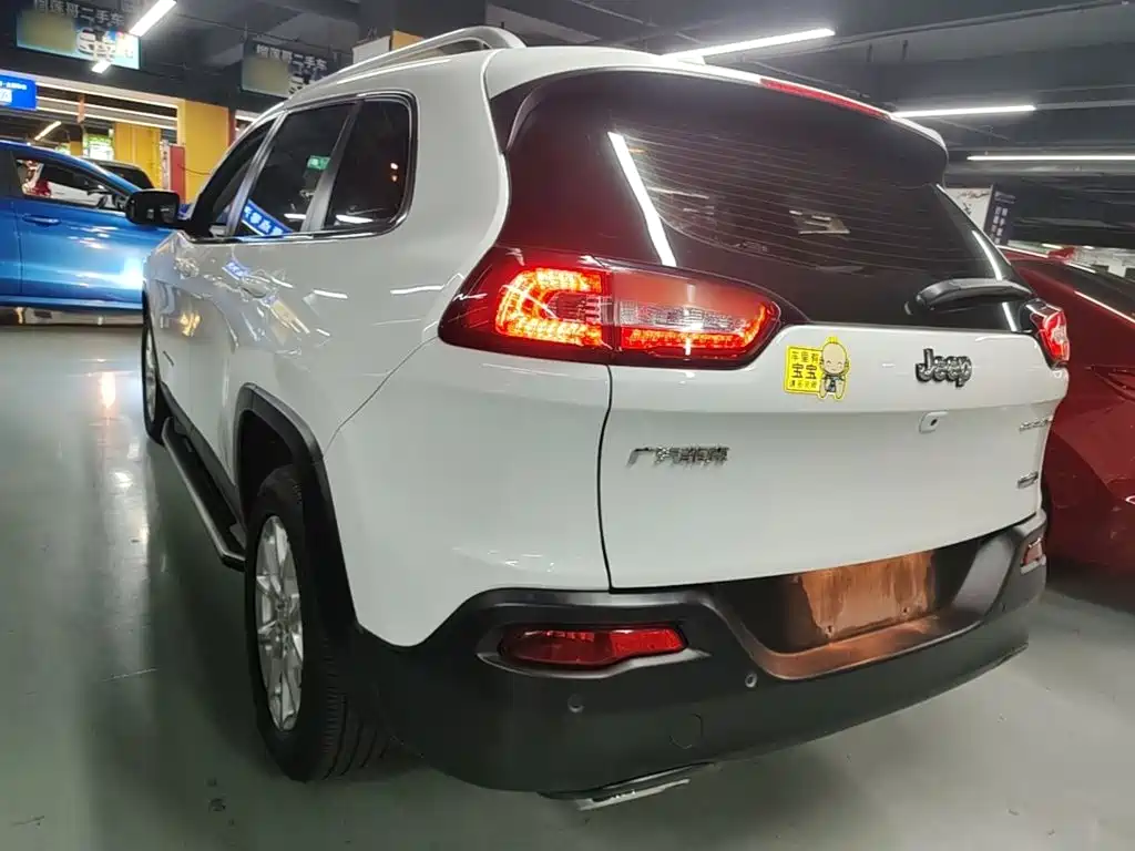 Jeep Cherokee — миниатюра 5