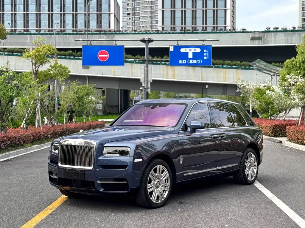 Rolls-Royce Cullinan 2018 мест