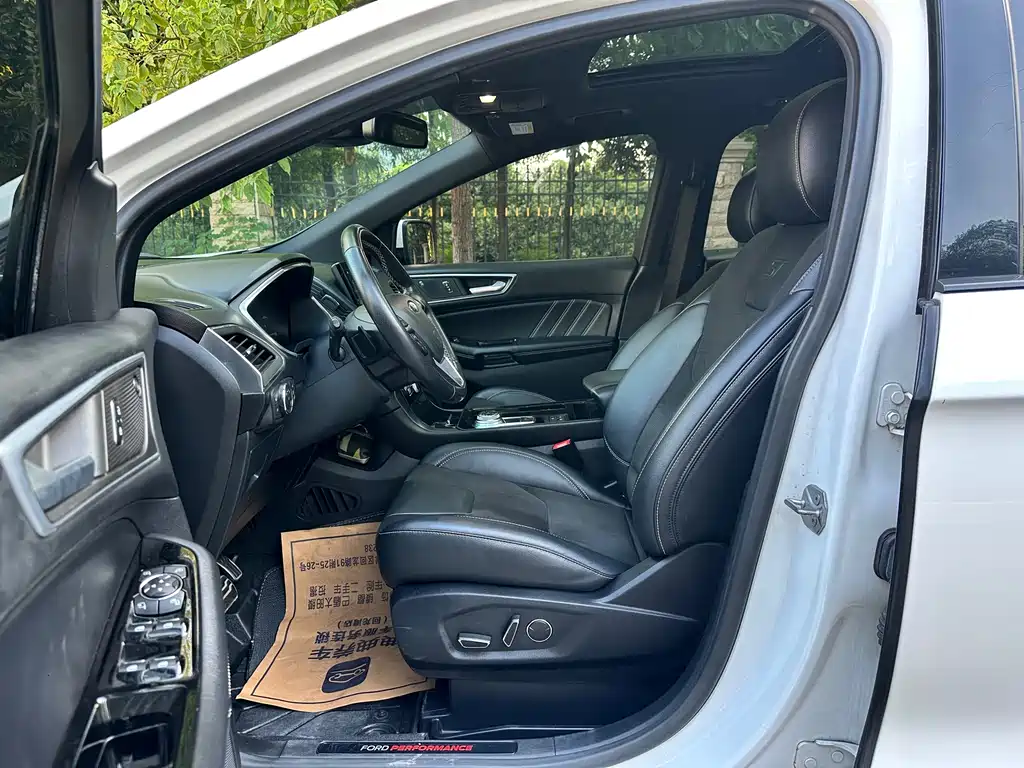 Ford Edge — миниатюра 8