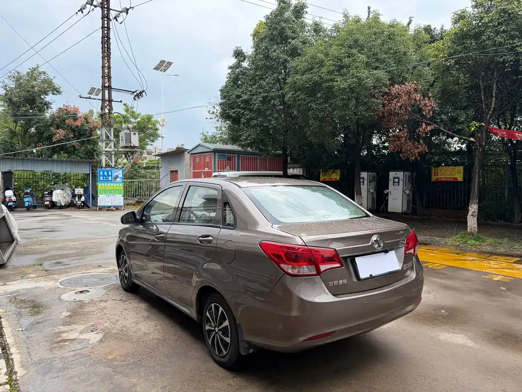 BAIC E-Series — миниатюра 6