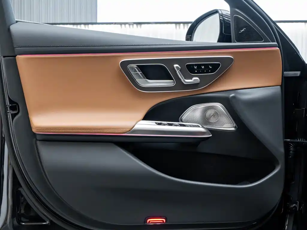 Mercedes-Benz E-Class — миниатюра 21