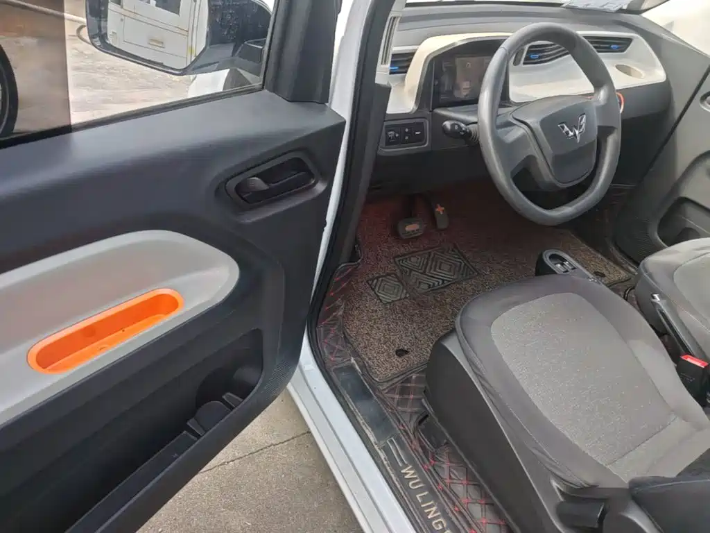 Wuling MINIEV — миниатюра 16