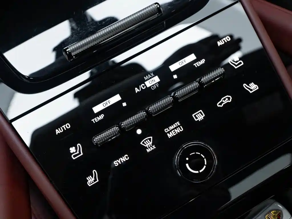 Porsche Cayenne — миниатюра 19