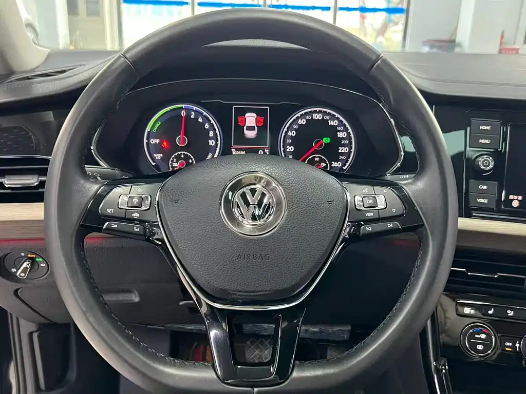 VOLKSWAGEN PASSAT NEW ENERGY