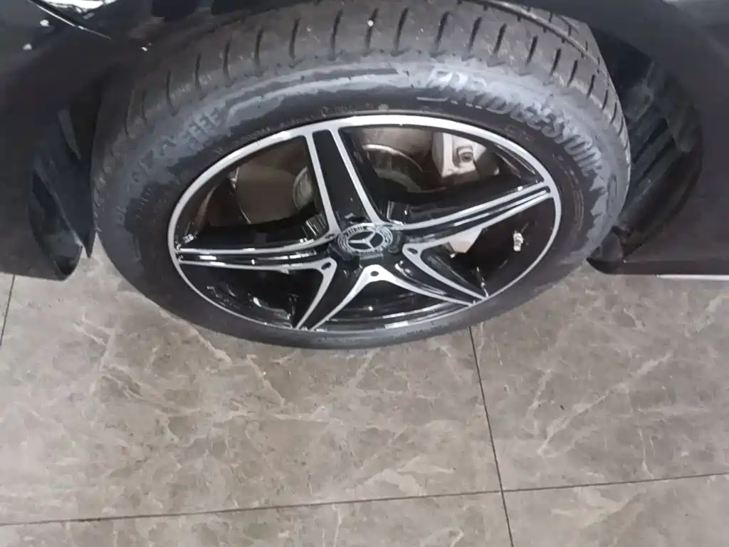 Mercedes-Benz E-Class — миниатюра 23