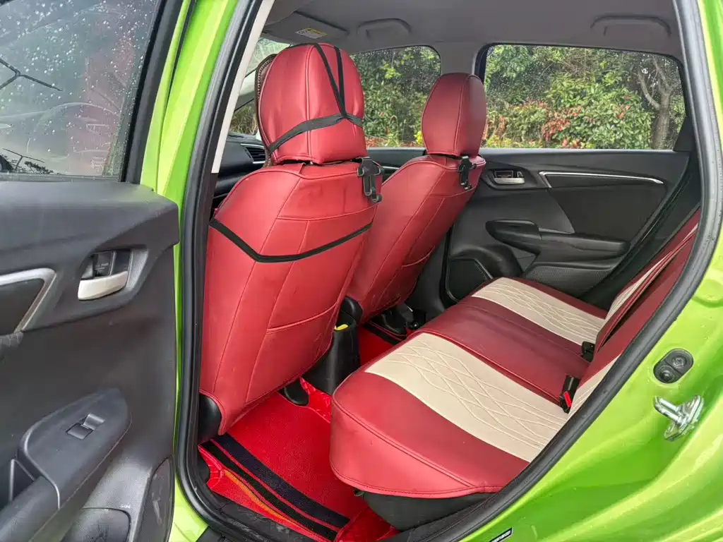 Honda Fit — миниатюра 8