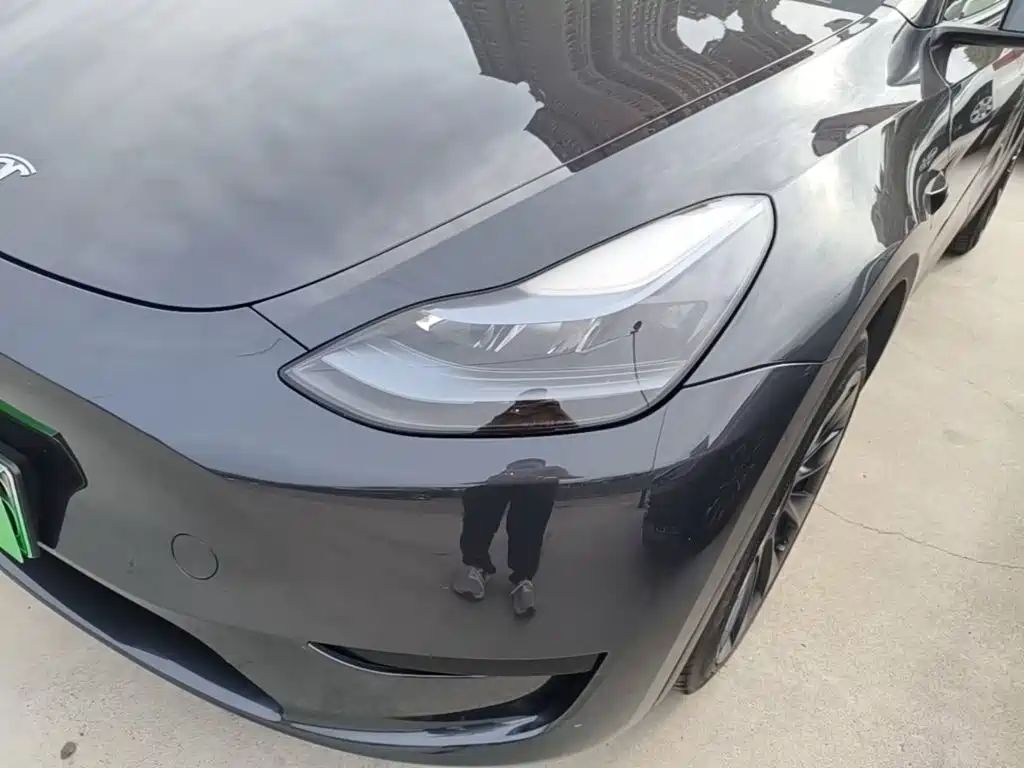 Tesla Model Y — миниатюра 24