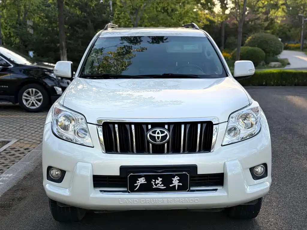 Toyota Land Cruiser Prado 2010 2.7L AT Standard