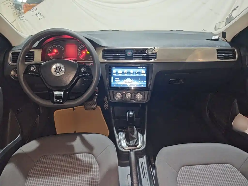 Volkswagen Santana — миниатюра 10