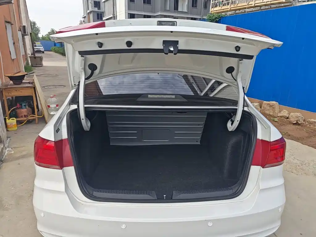 Volkswagen Santana — миниатюра 19