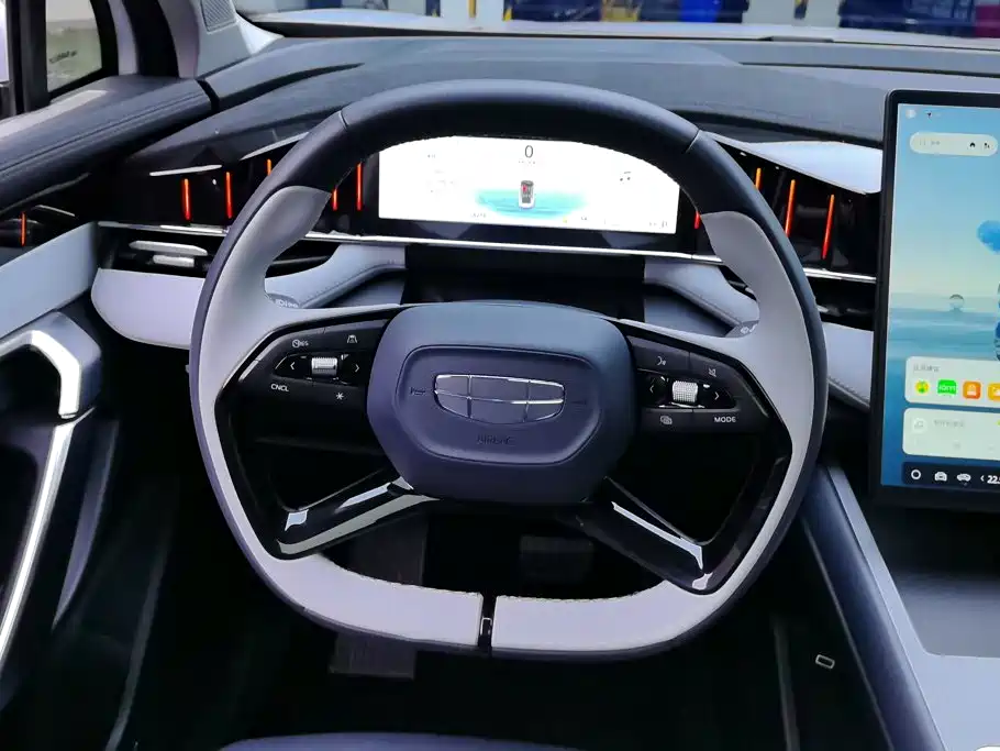 Geely Boyue L — миниатюра 15