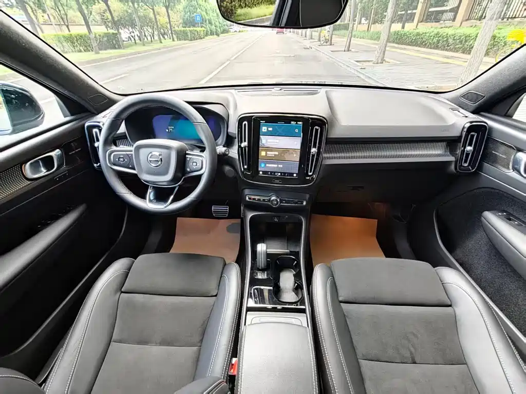 Volvo XC40 NEV — миниатюра 12