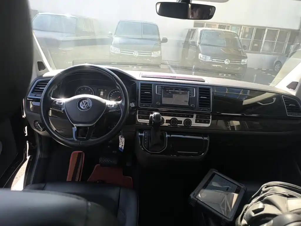 Volkswagen Multivan — миниатюра 10