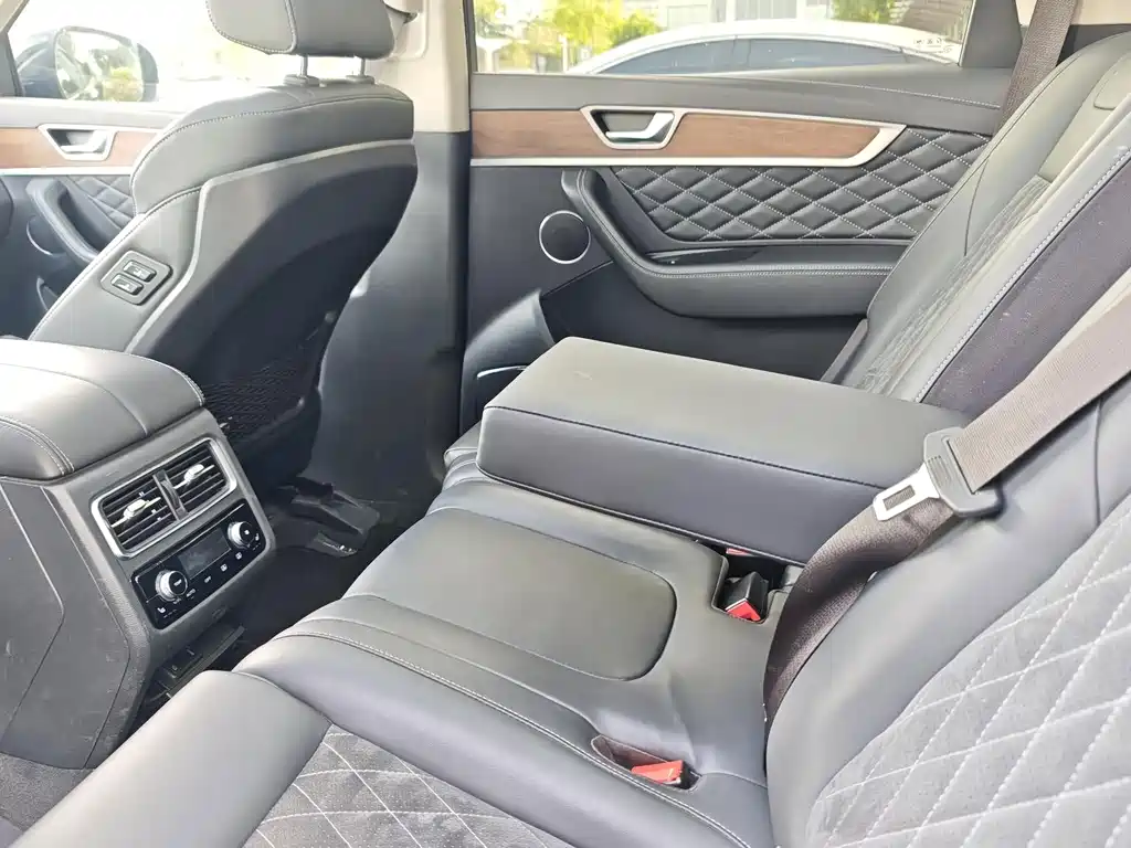 Hongqi Hongqi HS7 — миниатюра 13