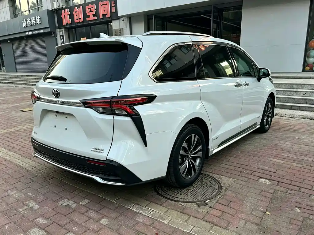 Toyota Granvia — миниатюра 4