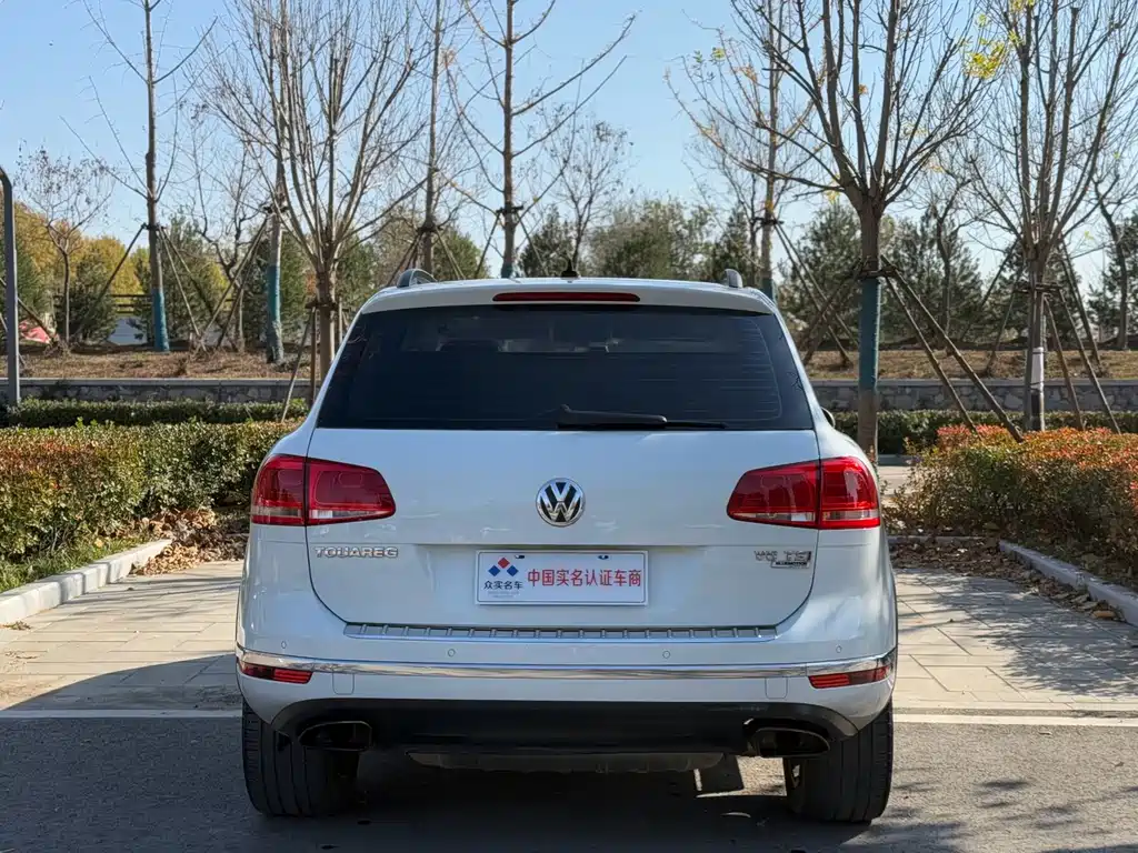 VOLKSWAGEN TOUAREG