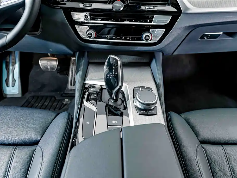 BMW 5 Series (Import) — миниатюра 12