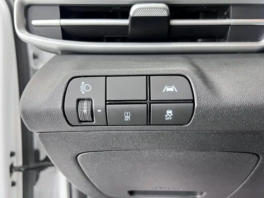 Hyundai Elantra — миниатюра 10