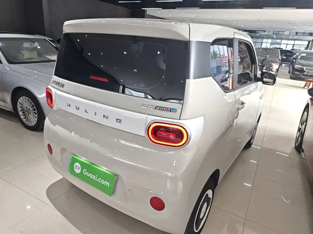 Wuling MINIEV — миниатюра 7