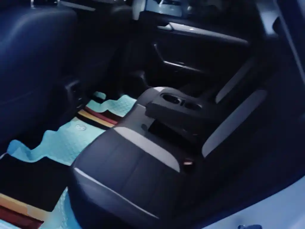 Volkswagen T-Roc — миниатюра 17