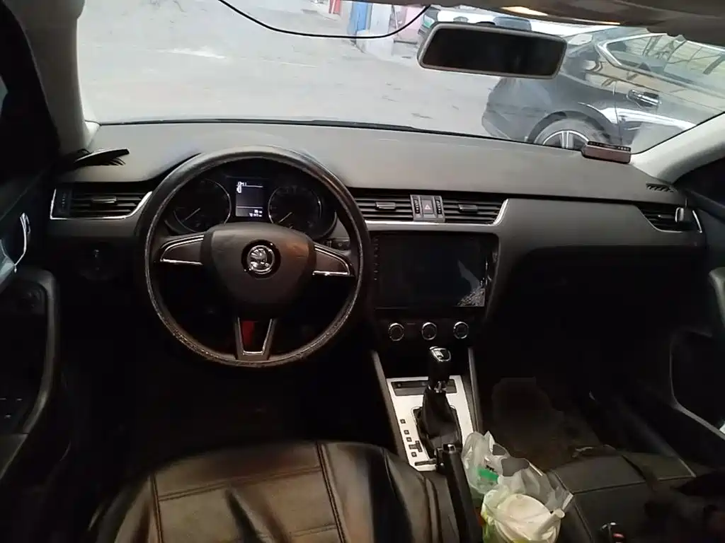 Skoda Octavia — миниатюра 10