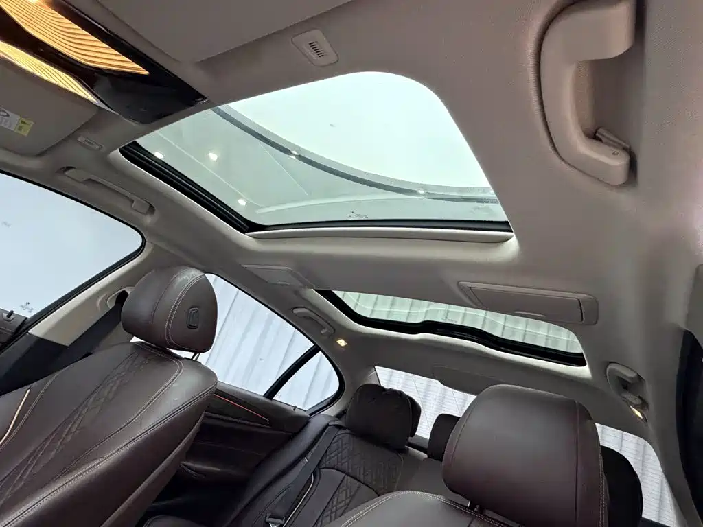 BMW 5 Series — миниатюра 15
