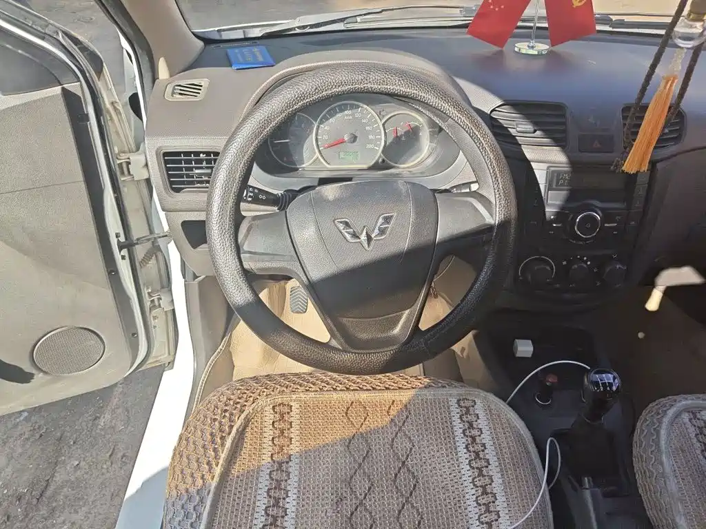 Wuling Hongguang — миниатюра 11