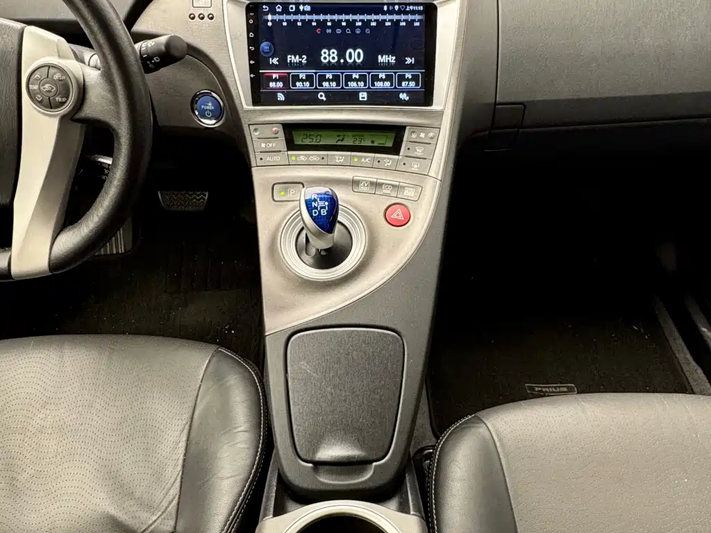 Toyota Prius — миниатюра 17