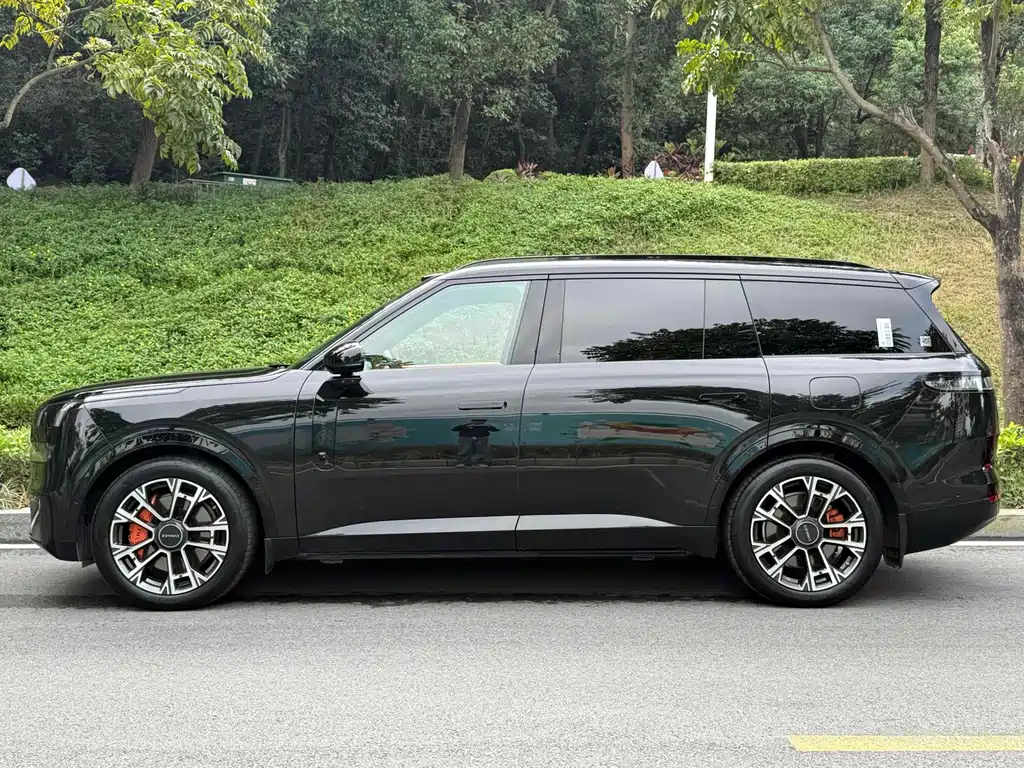Lynk & Co 900 — миниатюра 5