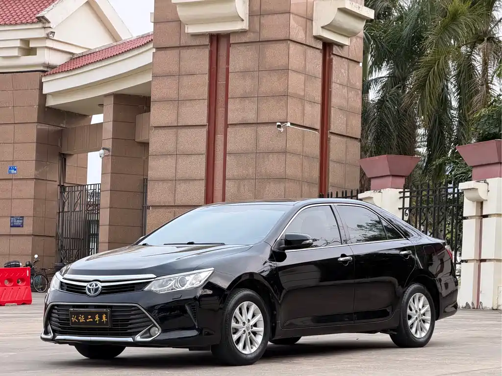 Купить Toyota Camry