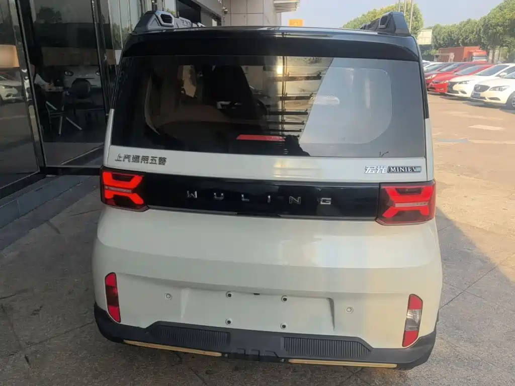 Wuling MINIEV — миниатюра 6