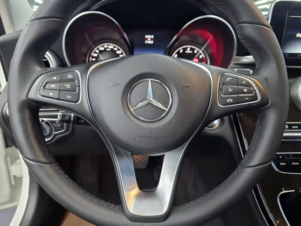 Mercedes-Benz C-Class — миниатюра 7