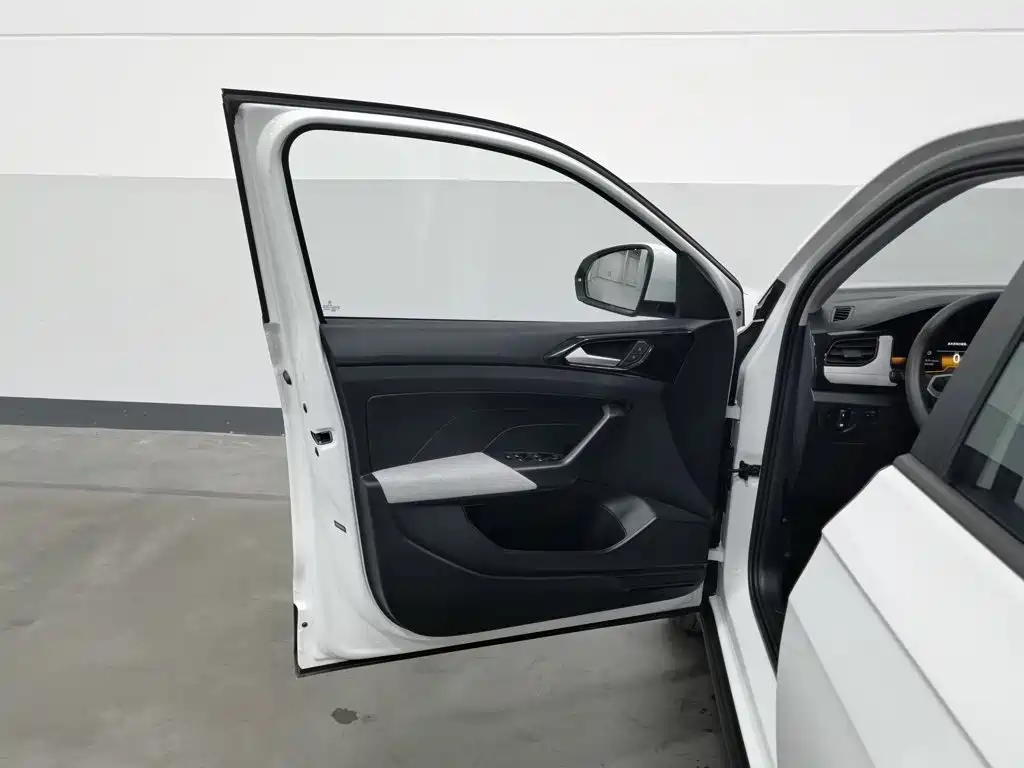 Volkswagen Tharu — миниатюра 8