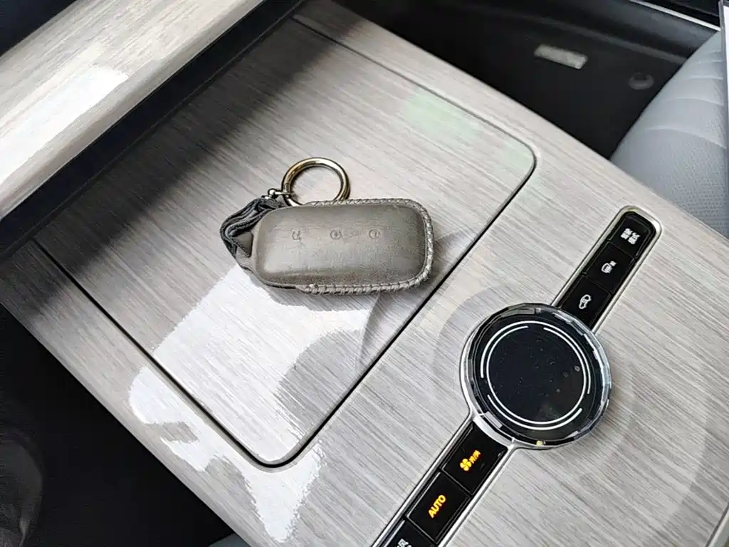 Galaxy Galaxy E8 — миниатюра 9