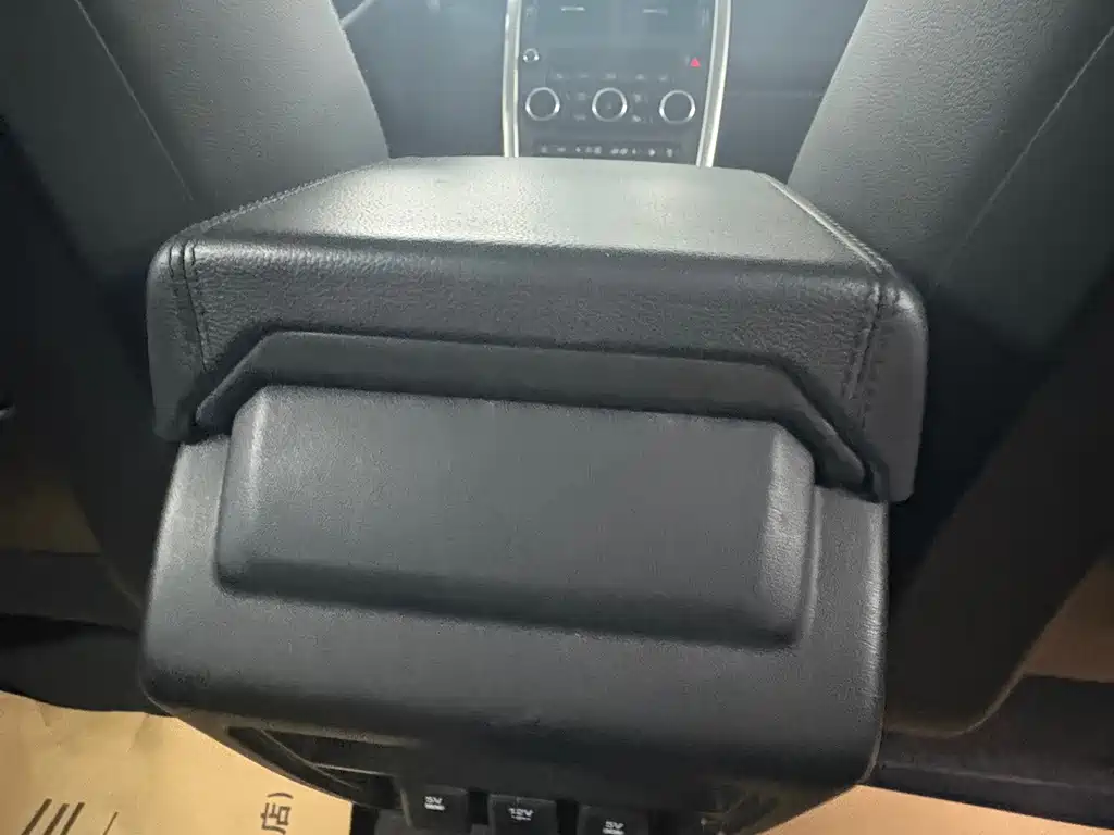 Land Rover Discovery Sport — миниатюра 12