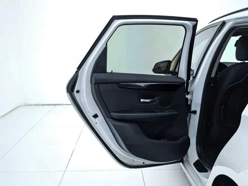 BMW 2 SERIES STATION WAGON