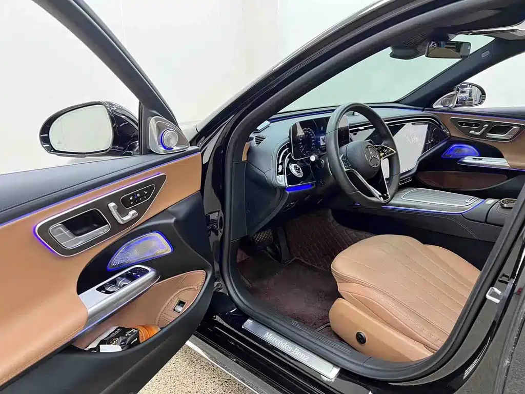 Mercedes-Benz E-Class — миниатюра 11